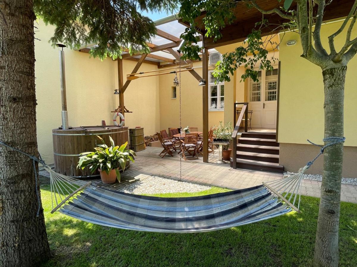 Abigel Vendeghaz Keszthely Villa ภายนอก รูปภาพ